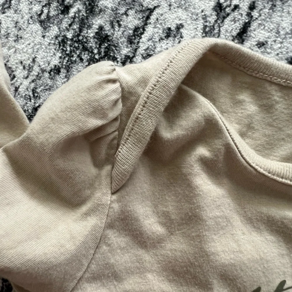 GAP‎ Tan 'Mama's Bestie' Kids Bodysuit with Ruffle Sleeve